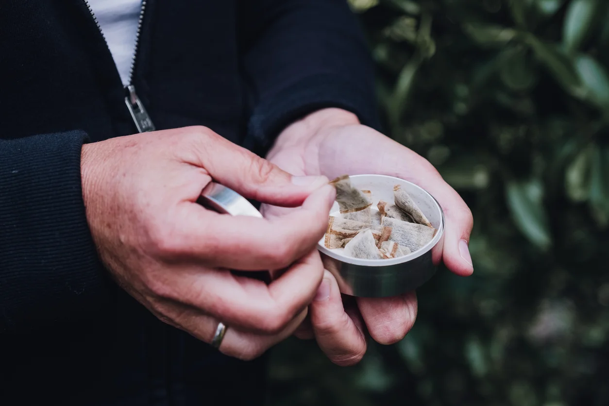 Nicotine Pouches for On-the-Go Smokers: The Portable Nicotine Solution